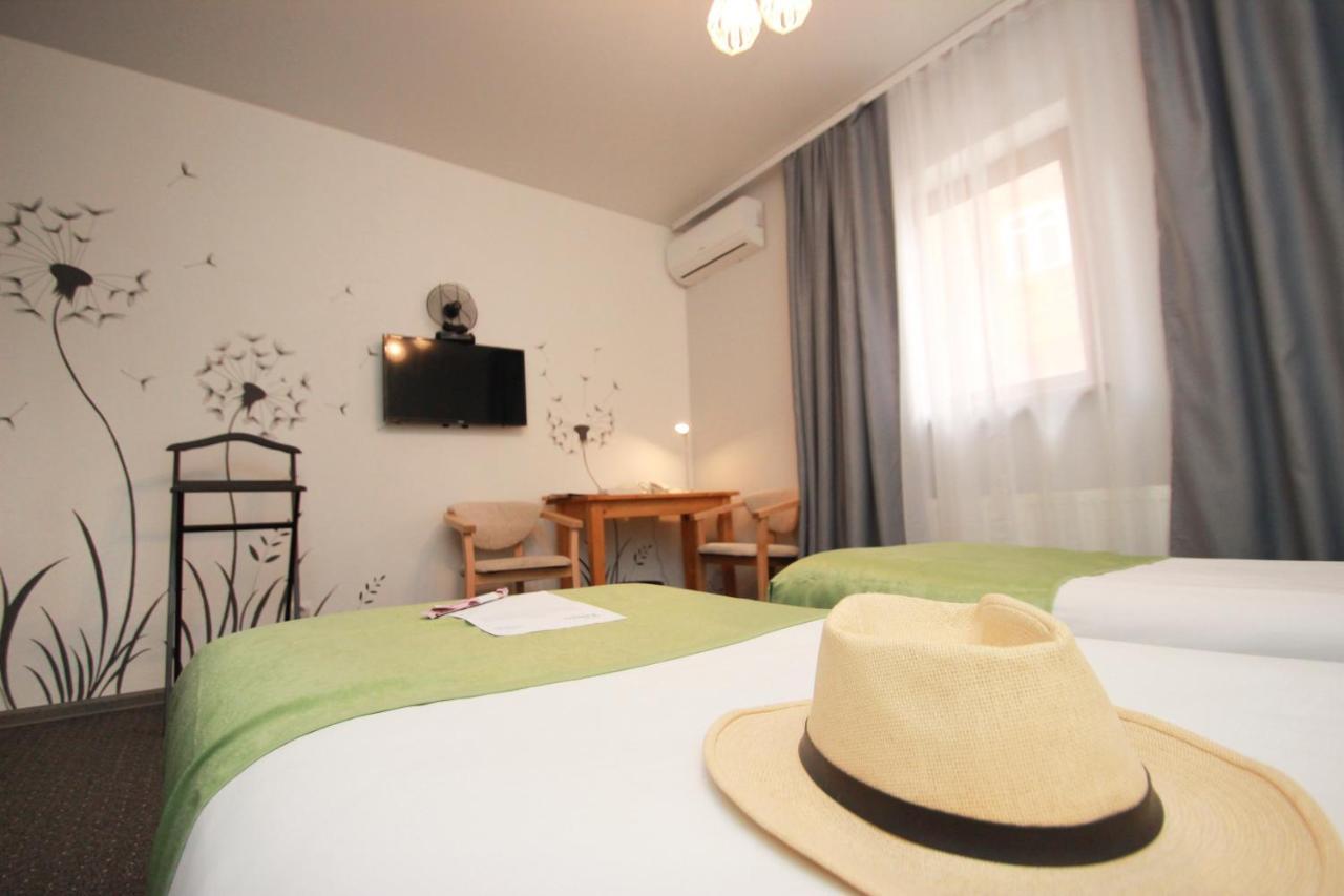 אודסה Garden Eco Design Hotel מראה חיצוני תמונה